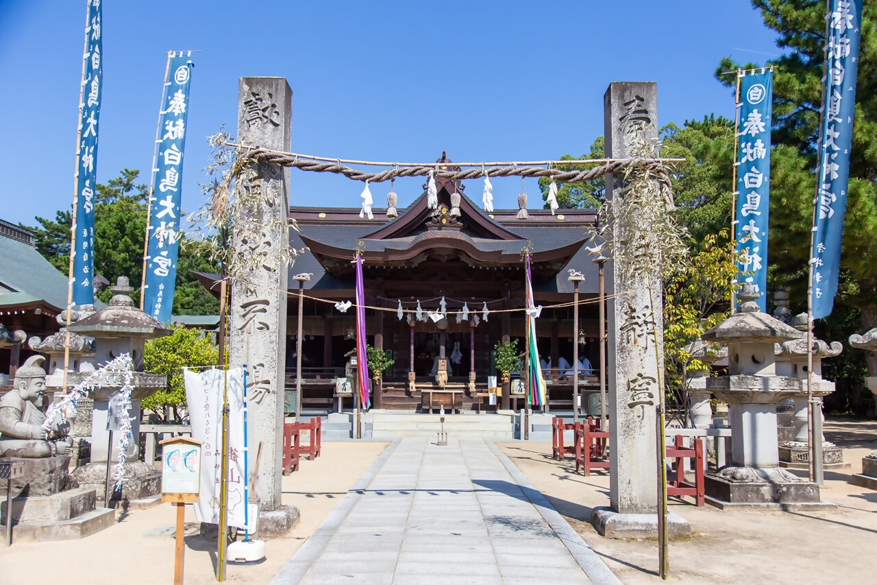 白鳥神社の外観